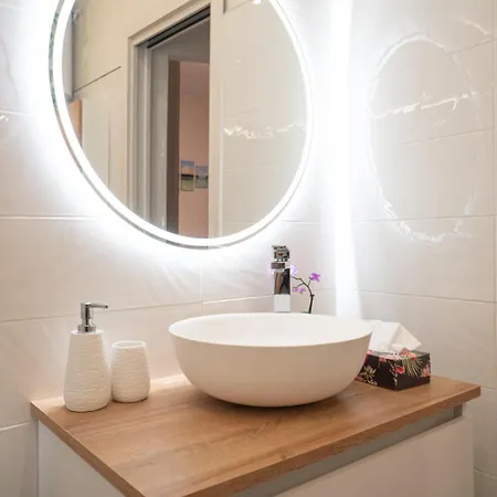 Luminoso Art Gallery *