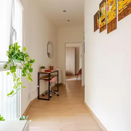 Apartment Luminoso Art Gallery