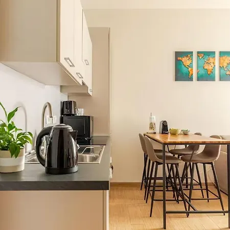 Apartment Luminoso Art Gallery