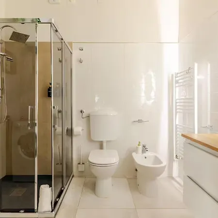 Daire Luminoso Art Gallery *