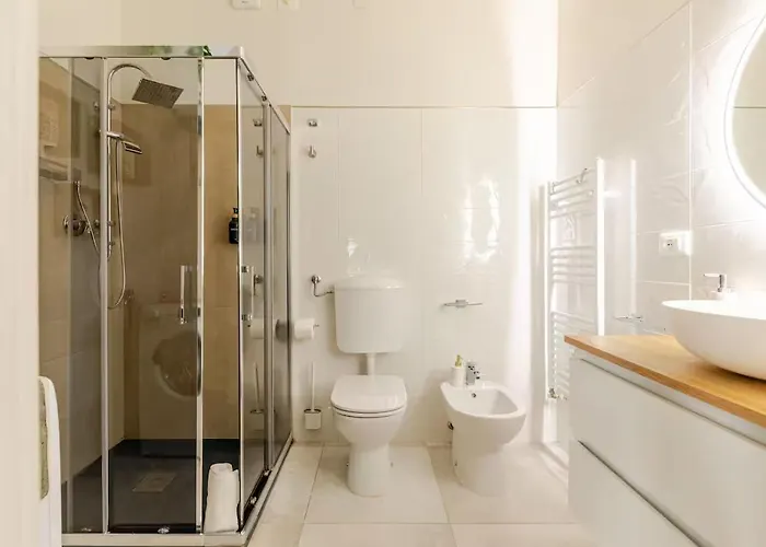 Daire Luminoso Art Gallery *